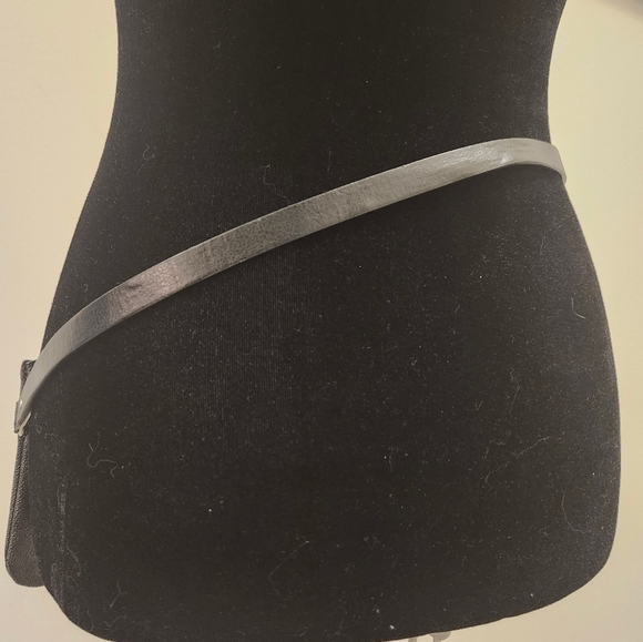 LOW START Michael Kors Signature Chain Crossbody (Fannypack) Bag - Picture 4 of 8